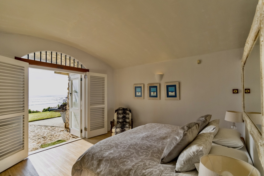 7 Bedroom Property for Sale in Yzerfontein Western Cape